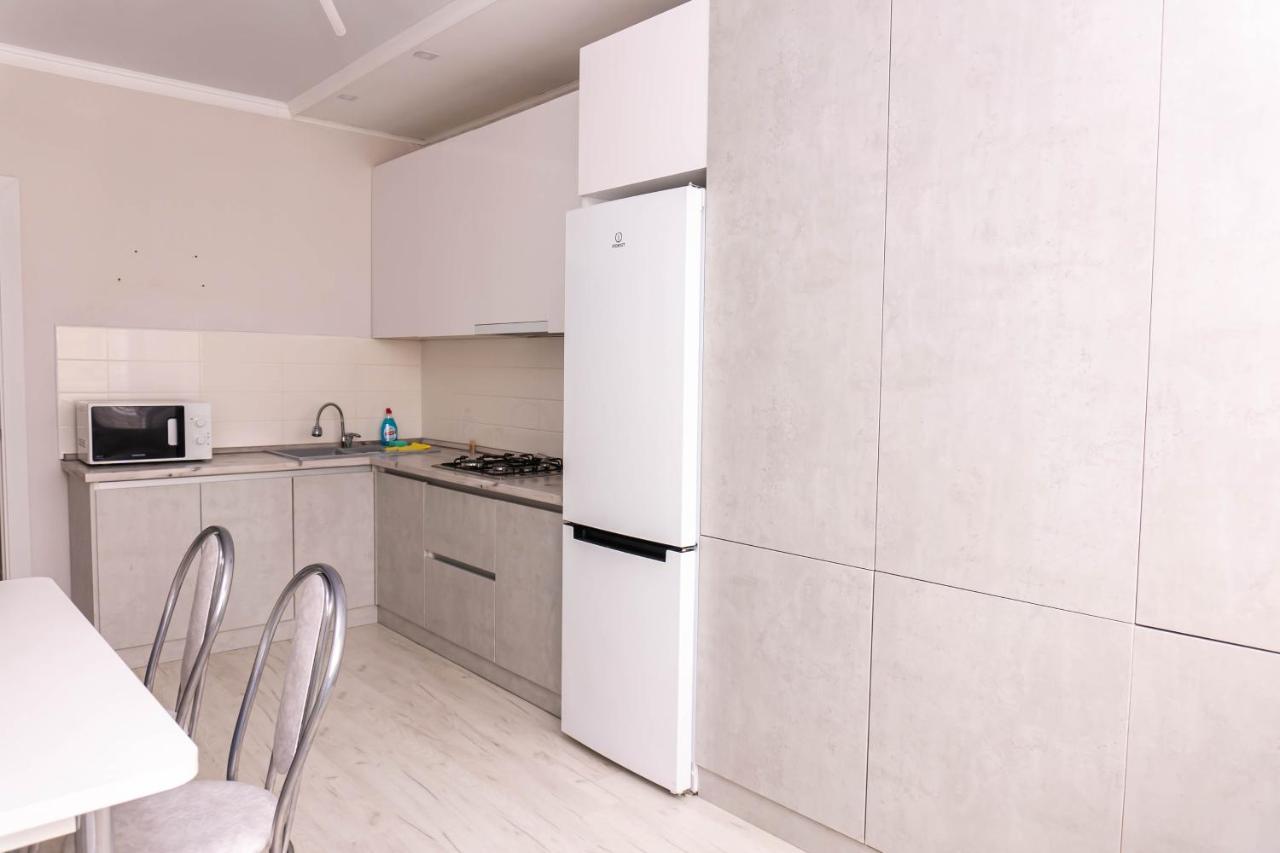 Апартаменты Актобе Люкс Aktobe Exterior photo
